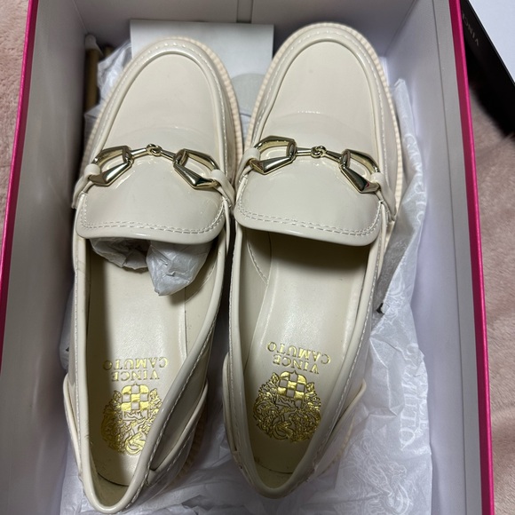 Vince Camuto Cream loafers - Picture 3 of 10